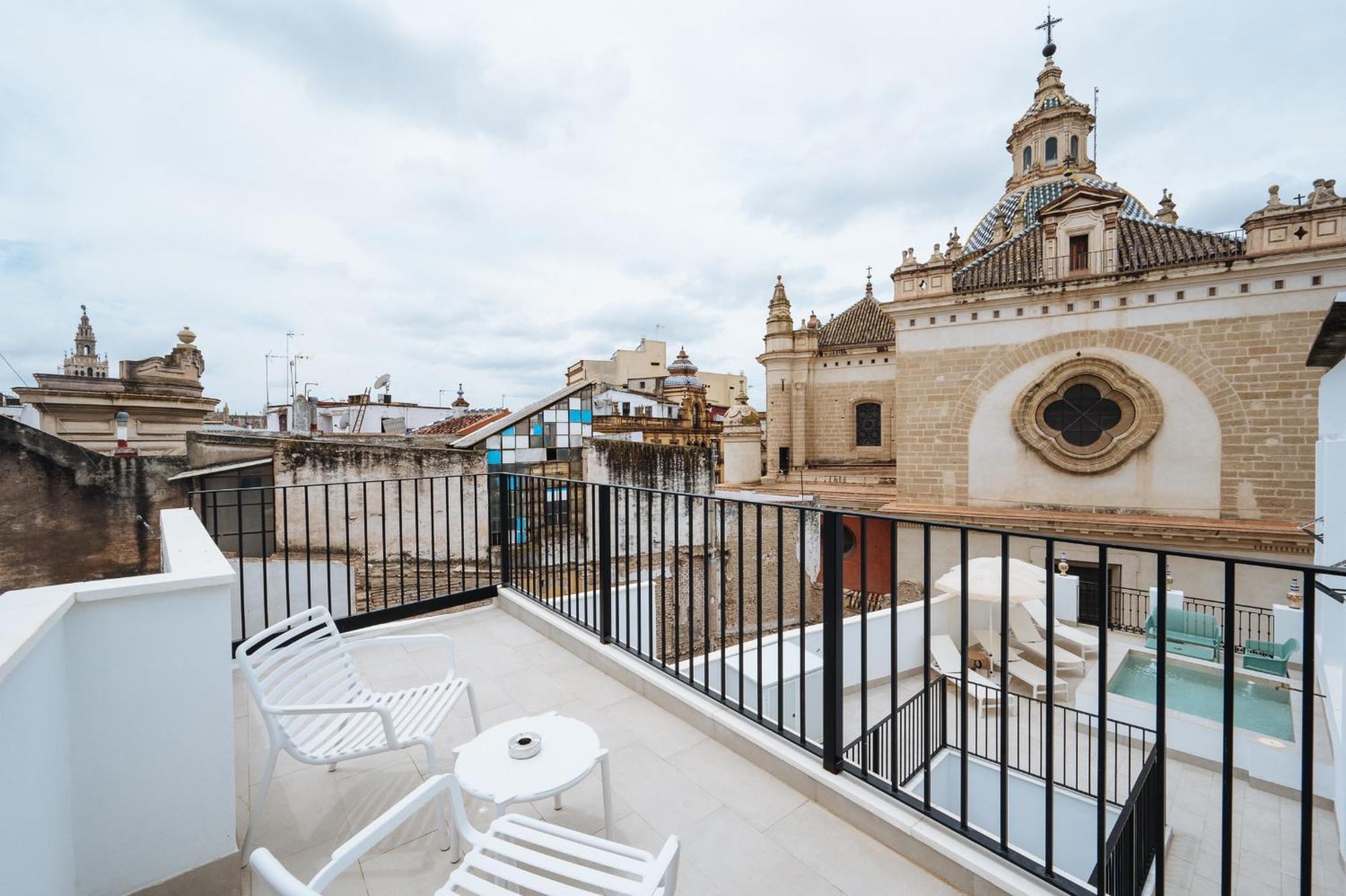 Ninesuites Cathedral Seville Exterior photo